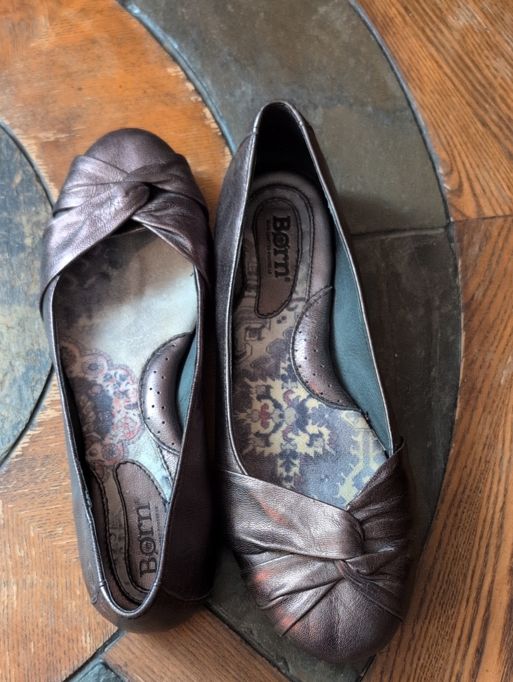 Born Women's Metallic Bronze Twist-Front Flats
